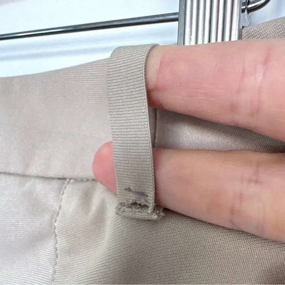 Lululemon Commission Pant Classic *Warpstreme 32"
Tofino Sand - Picture 13 of 13